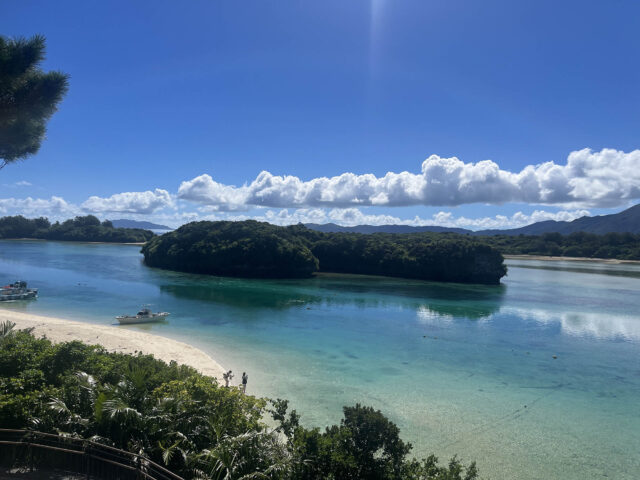 幻の花サガリバナと絶景の八重山諸島